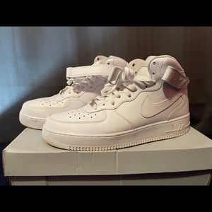 Nike Air Force 1 07 Men’s size 13